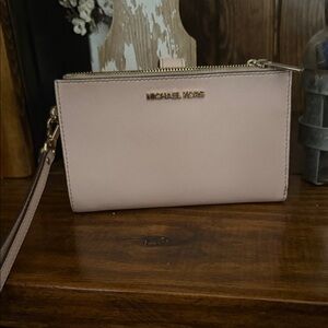 Michael Kors Light Pink Wristlet